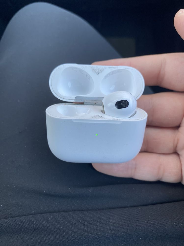 Продам Airpods 3 с 1 наушником
