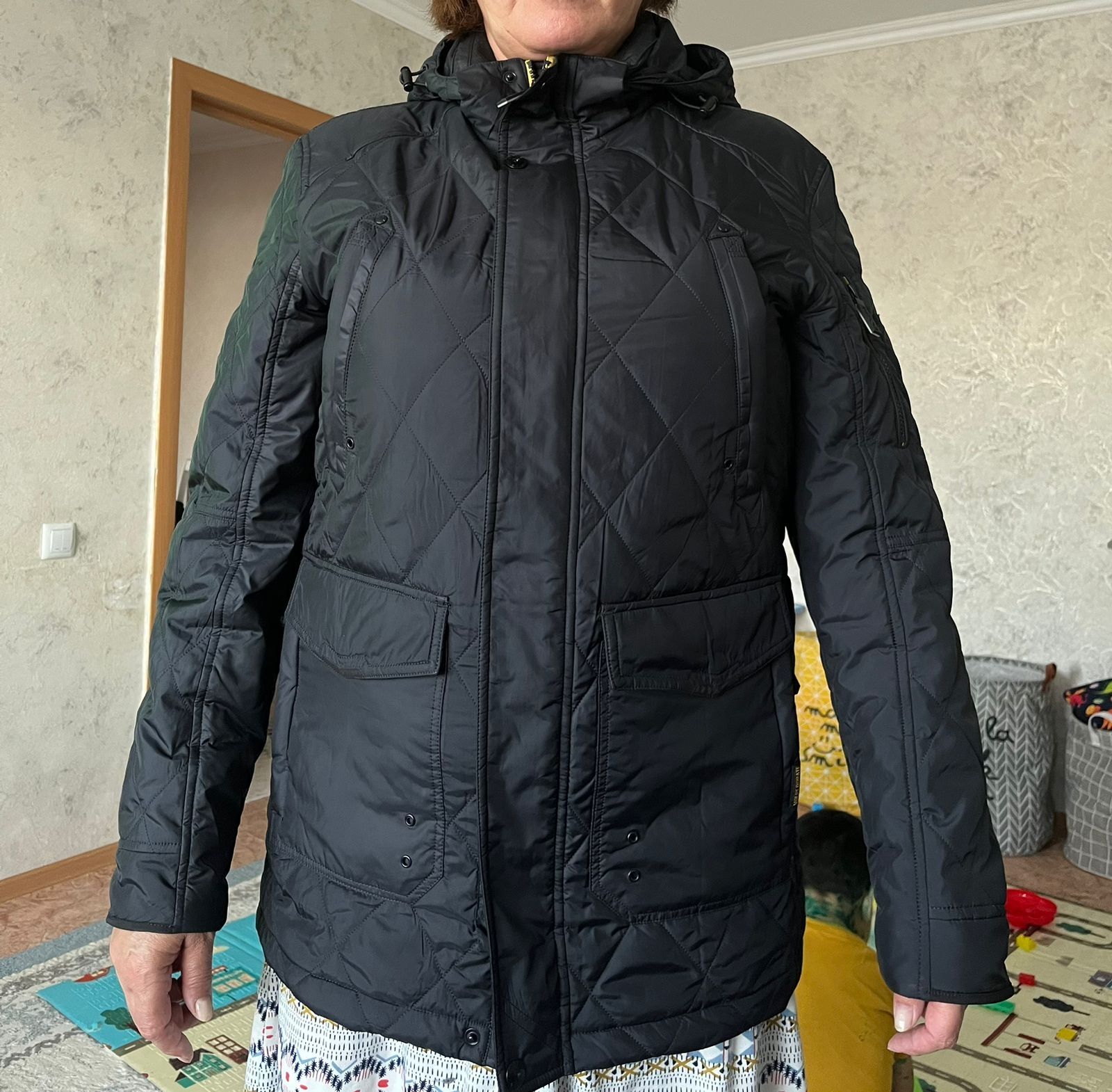 Продам мужскую осенюю куртку. В идеальном состоянии. Размер 50