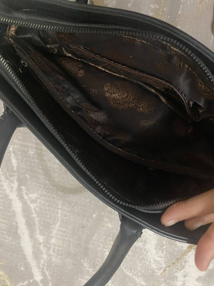 Продам сумку черную