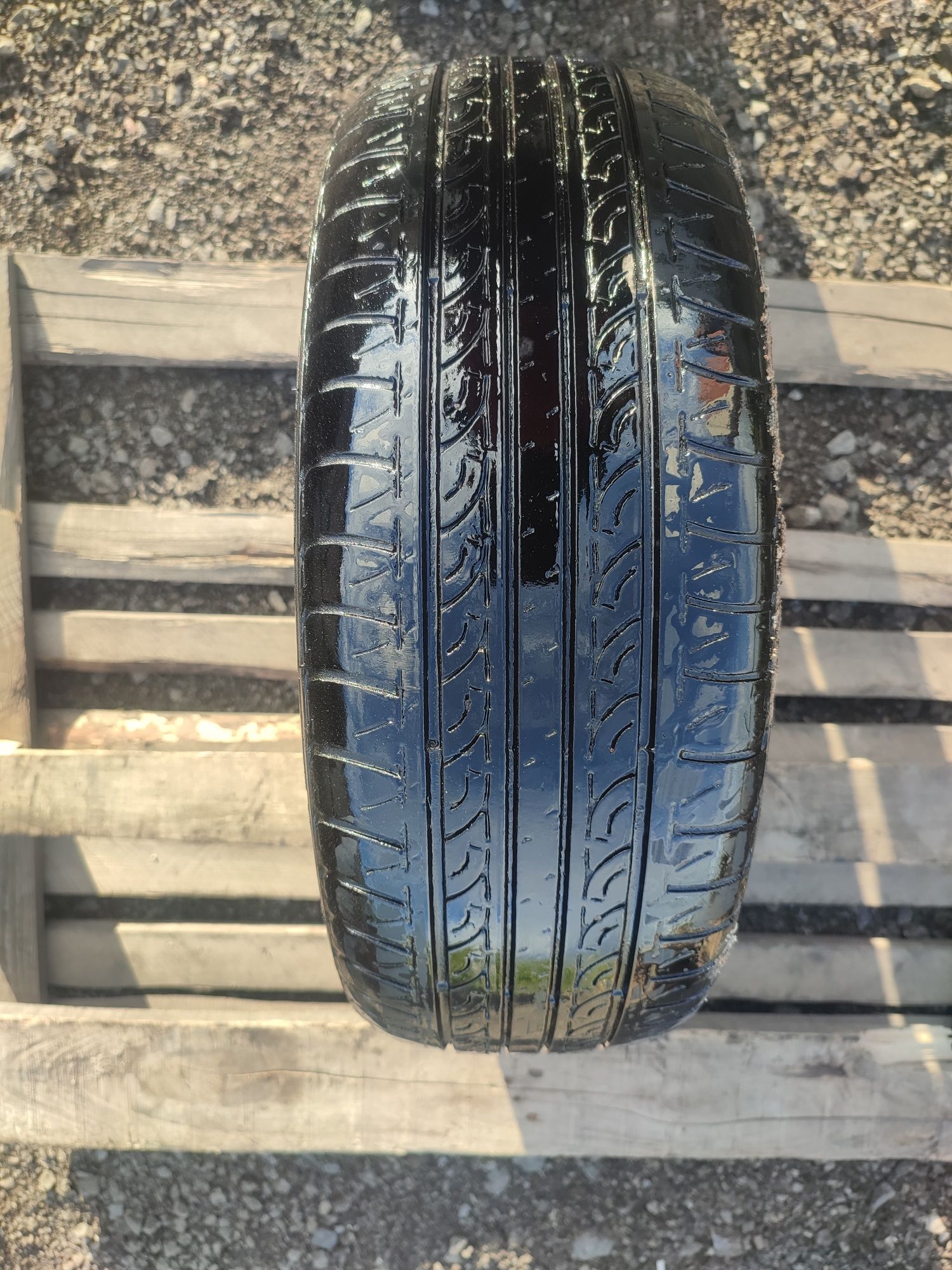 Шина безкамерка размер 185/65 R15