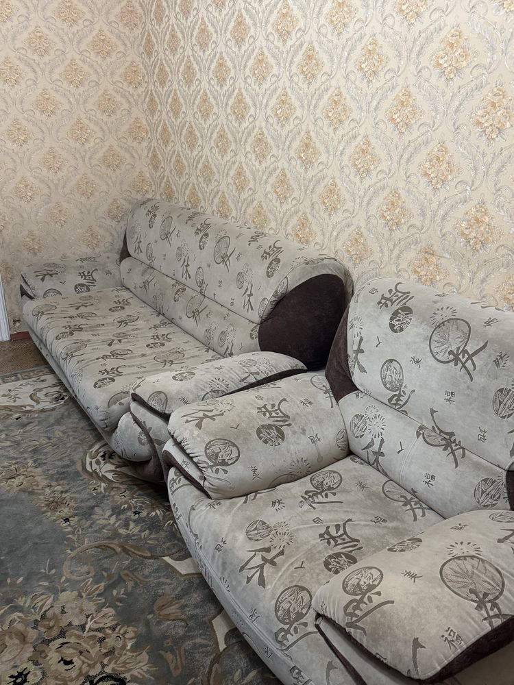 Продам диван и два кресла