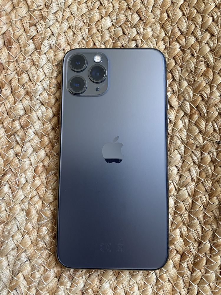 Продаю телефон Iphone 11pro