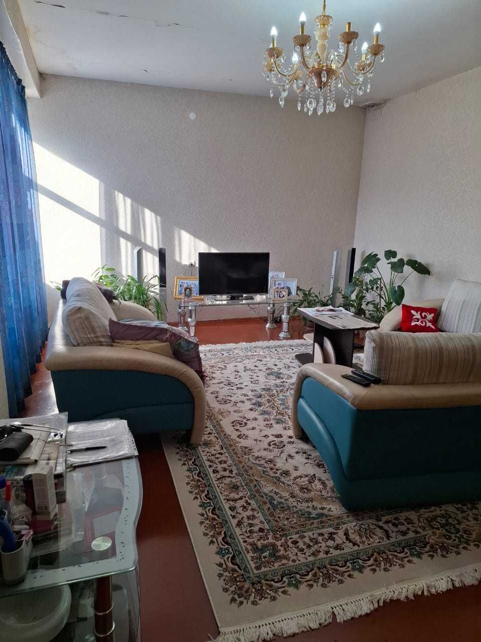Продам 3-х комнатную квартиру в центре
