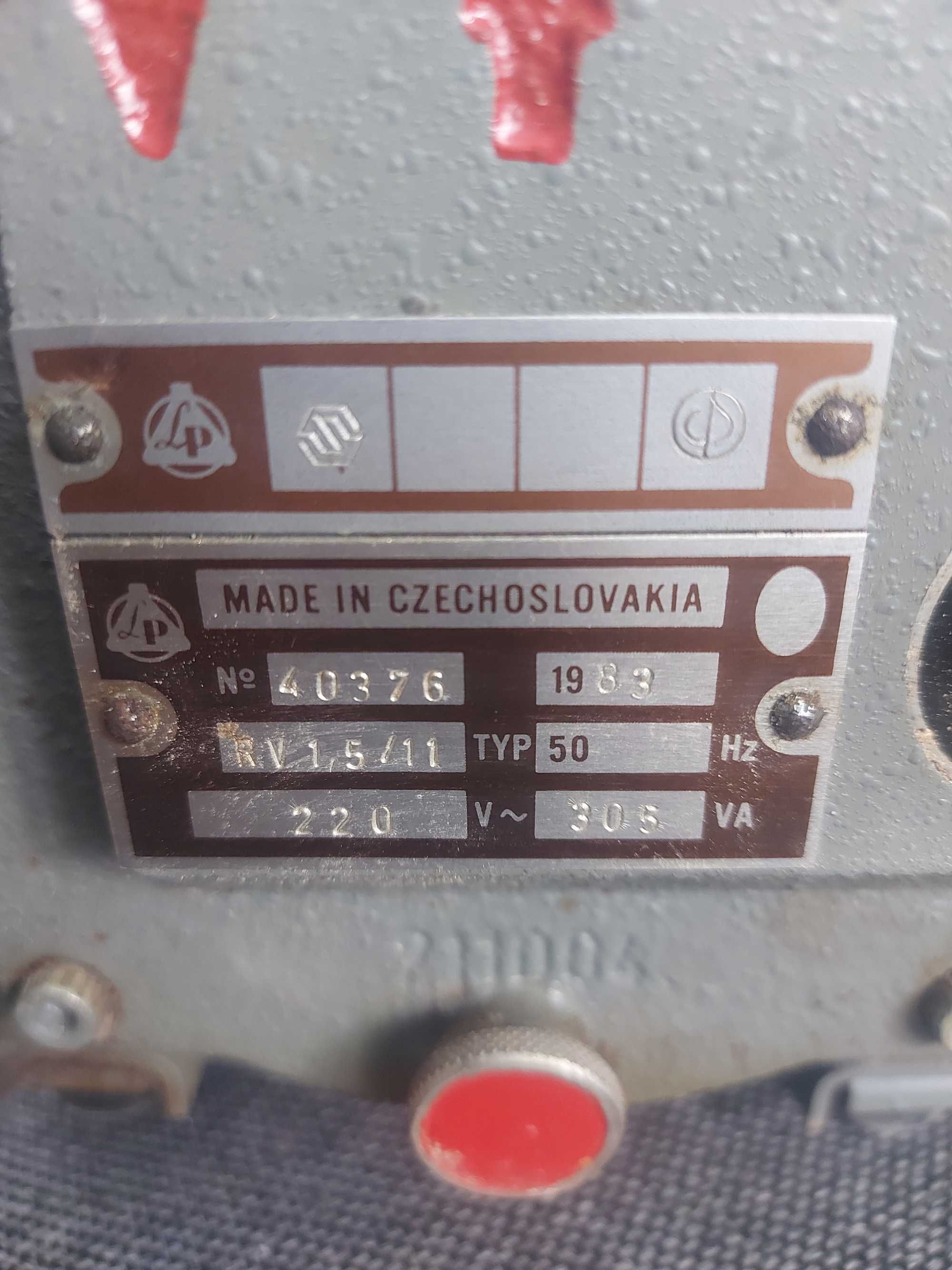 продам вакуумный насос ЧССР