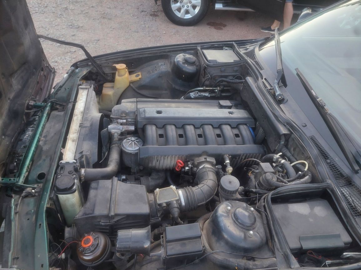 Продаю срочно BMW