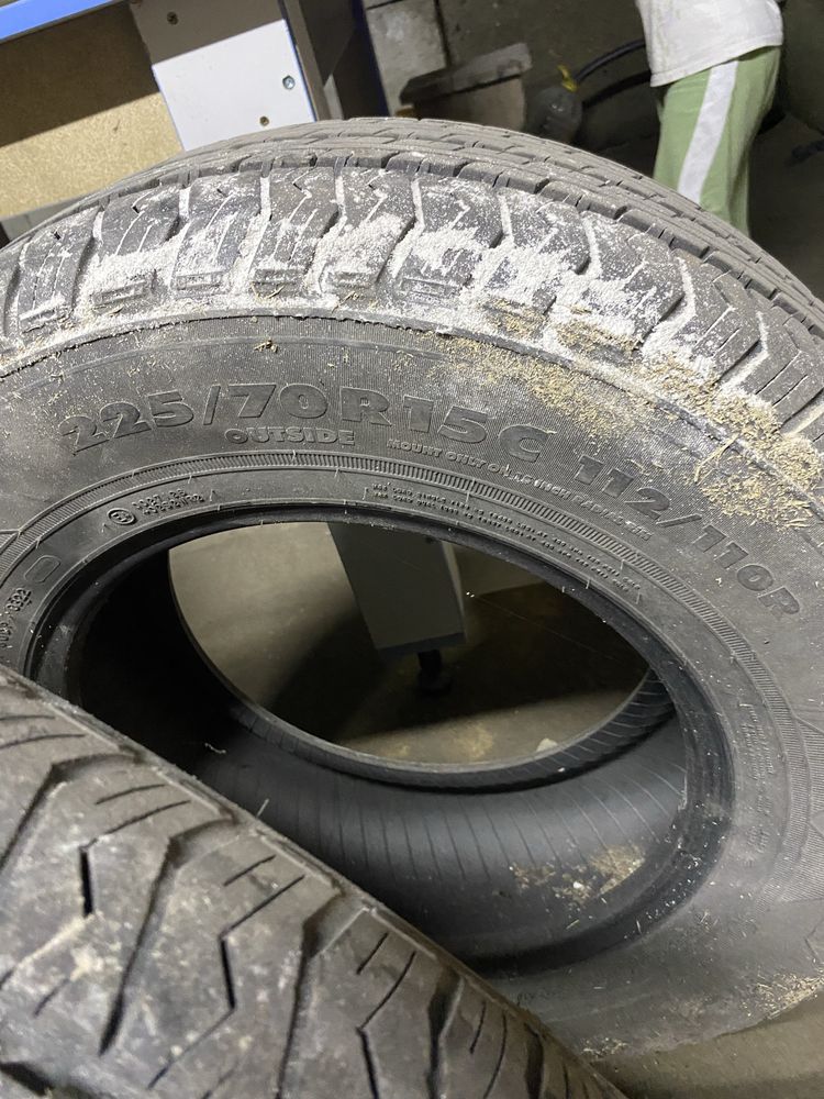 Продам шины r15 225/70