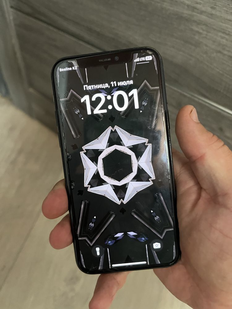 Iphone 11 pro с документами