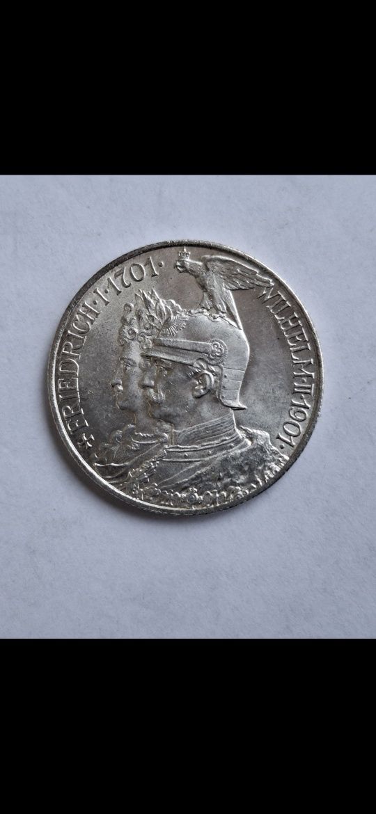 Серебряная монета.