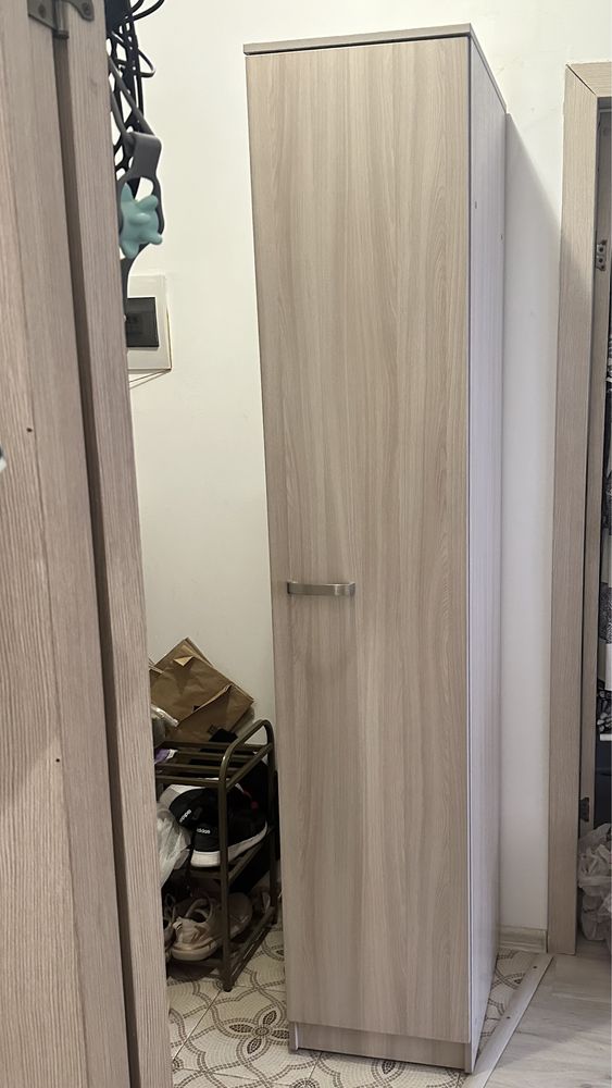 Продаю шкаф в прихожую