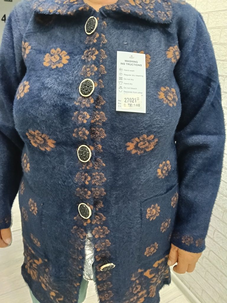 Продам кардиган размер 50 ткань плотный