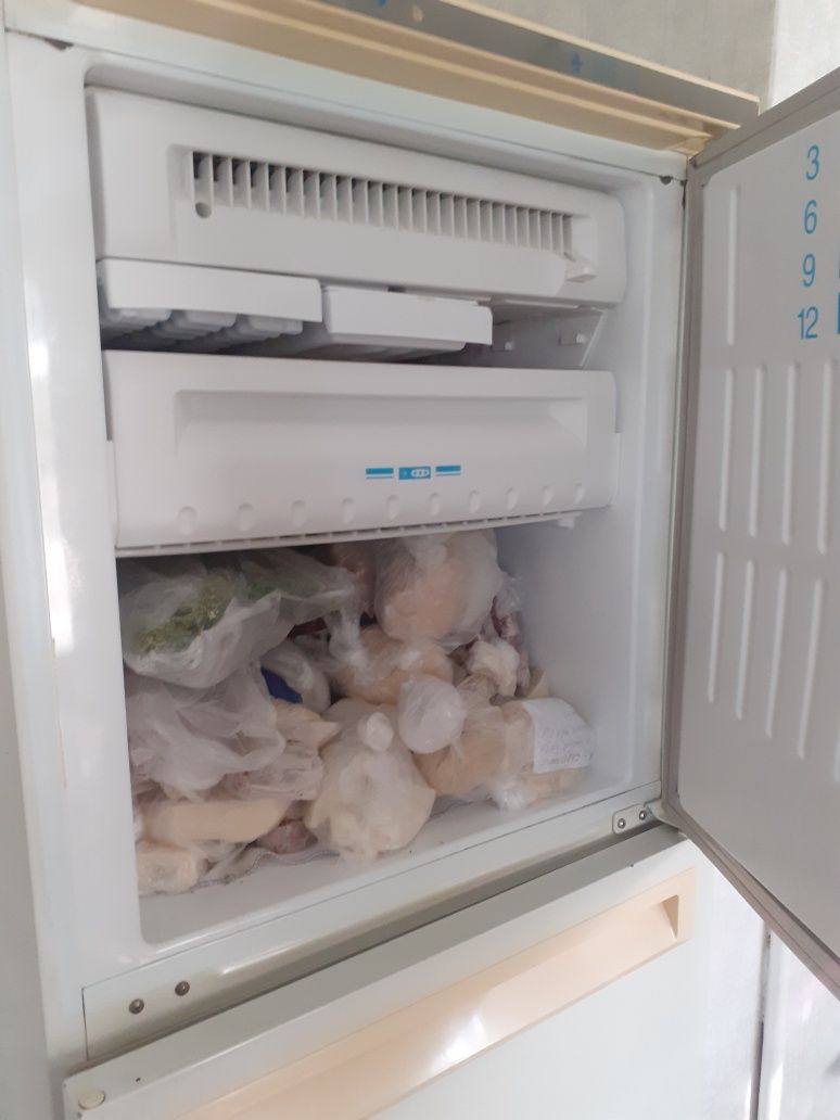 Продам холодильник