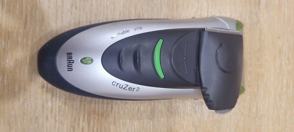 Продам электрическую бритву Braun 2000 series