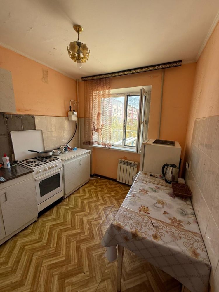 Продам квартиру 1 комнатную в р-не Универсам всё в шаговом доступе