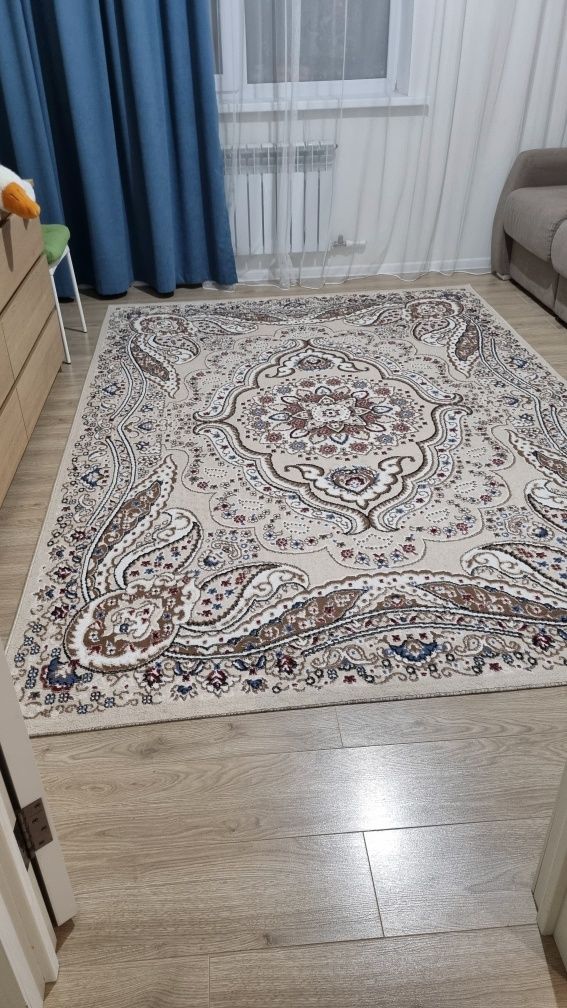 Продам ковры размеры 2*3м