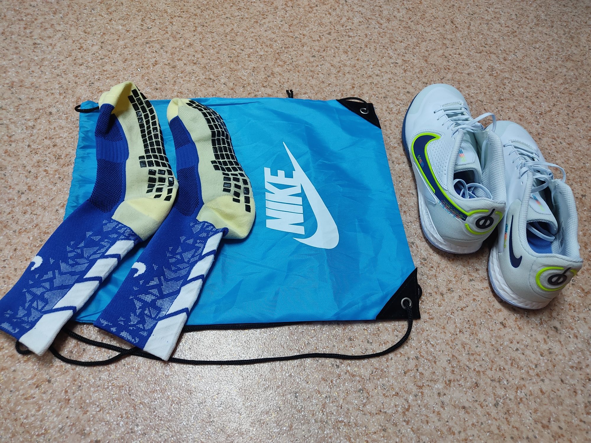 Продам зальник Nike Tiempo