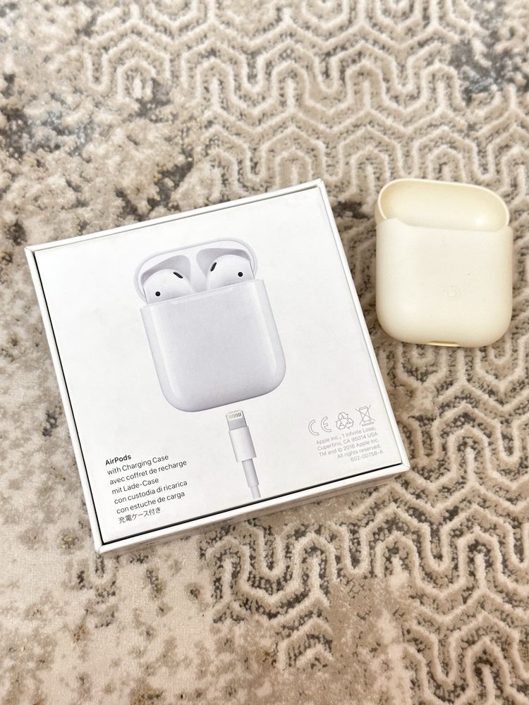Продаю оригинальные AirPods 1 поколения