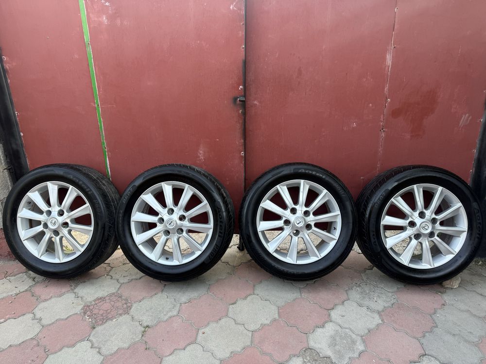 Продам комплект дисков на Lexus
