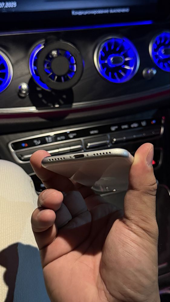 iPhone SE 2020 2 поколение