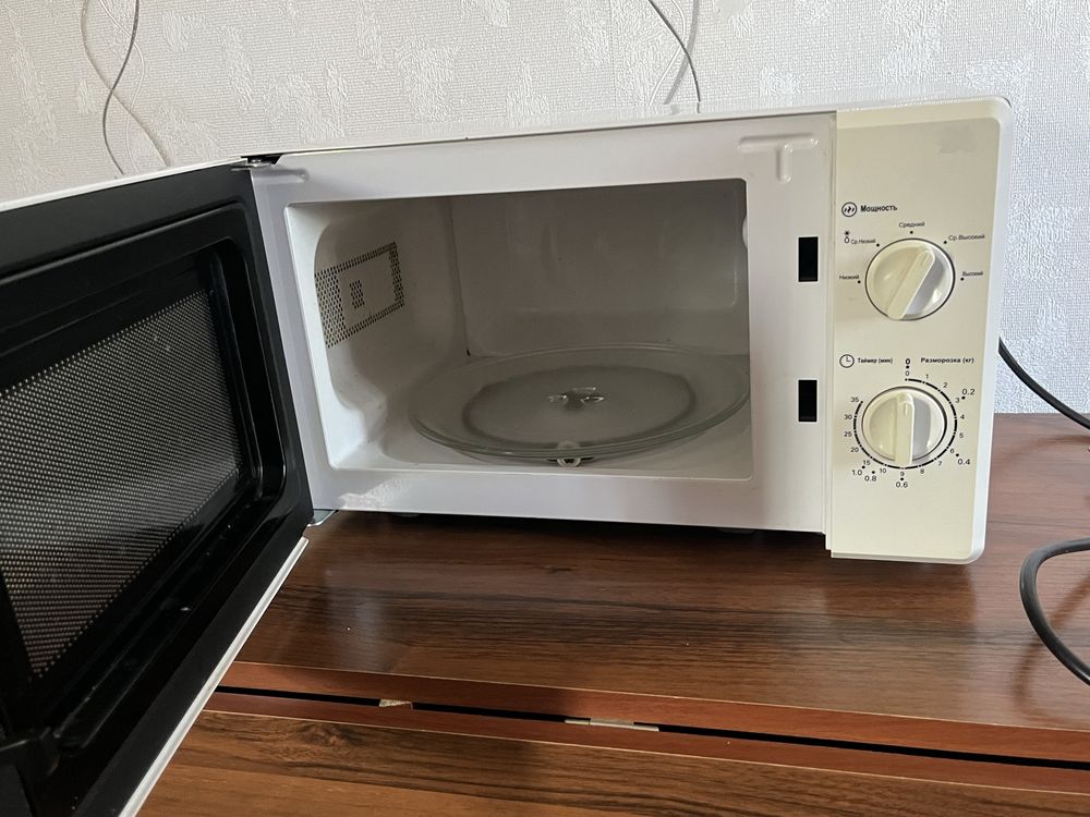 Микроволновка Midea