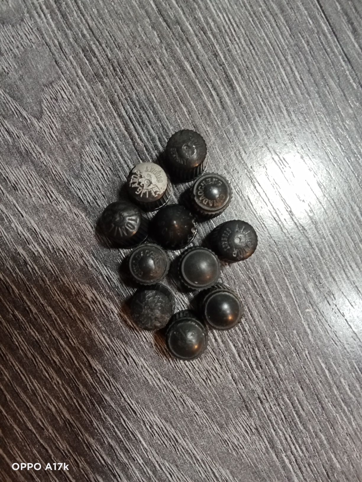 Продаю колпачки.