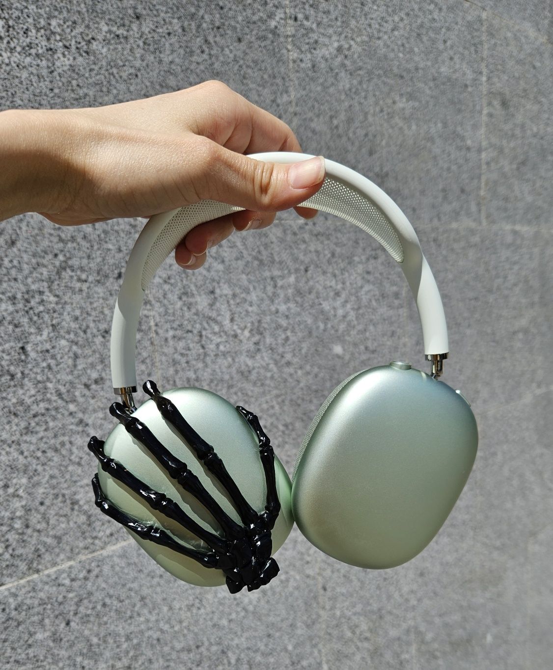 Накладки на наушники Airpods Max - Skeleton's hand