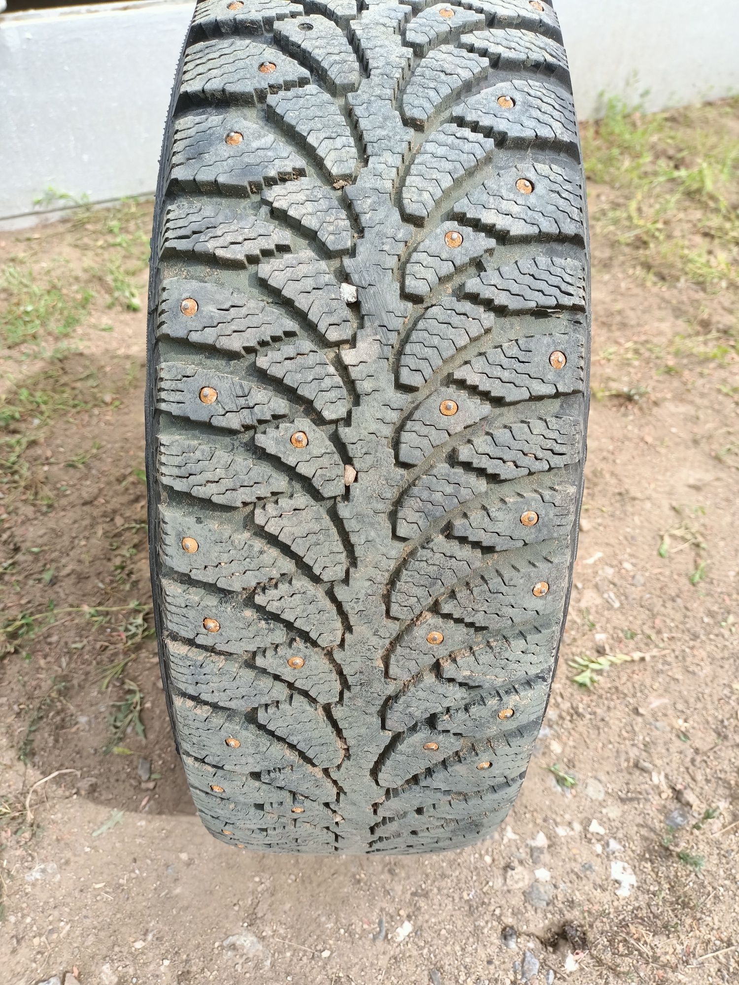 Продам зимние шины