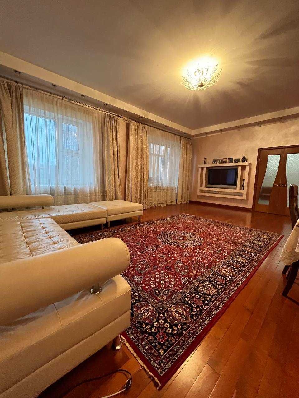 3-комнатная квартира · 122 м² ·памятник М. Маметовой