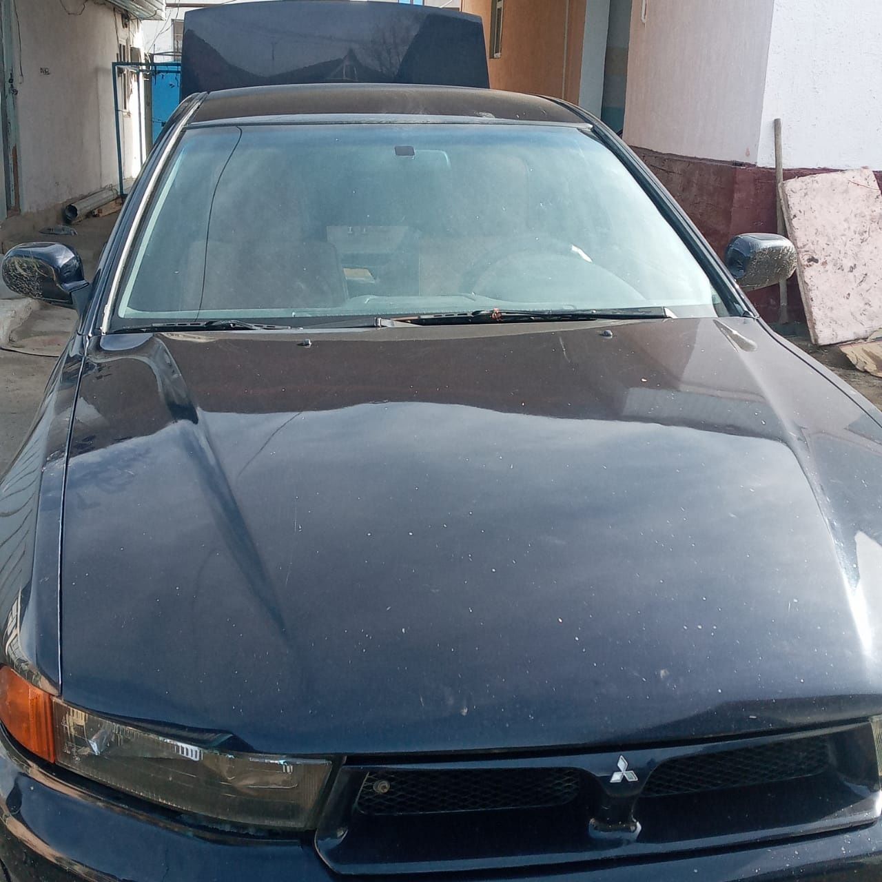 автомобиль Mitsubishi
