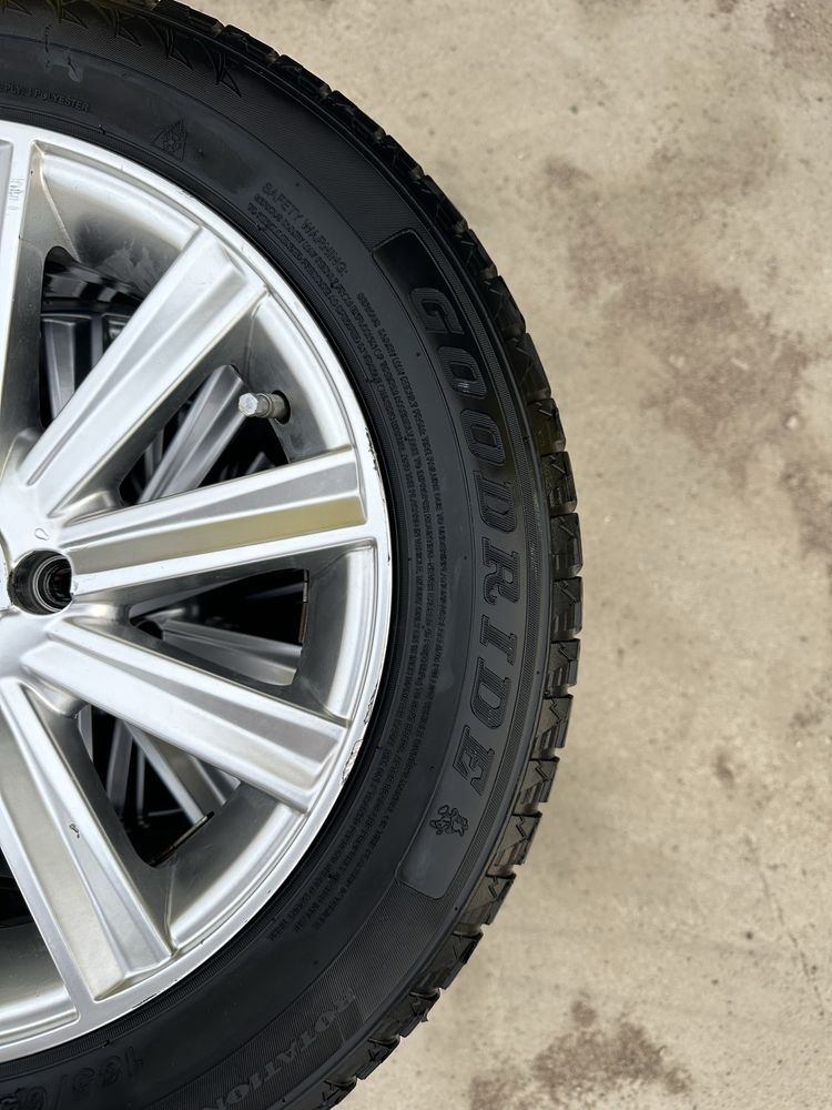 Продам титанки R15 камрики 4:100 с резиной 185/65