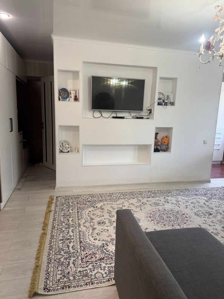 Продам 3-комнатную квартиру в центре