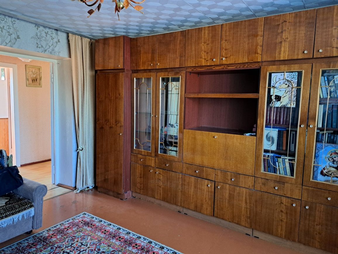 ПРОДАМ ЗХ  комнатную квартиру мкр Горный