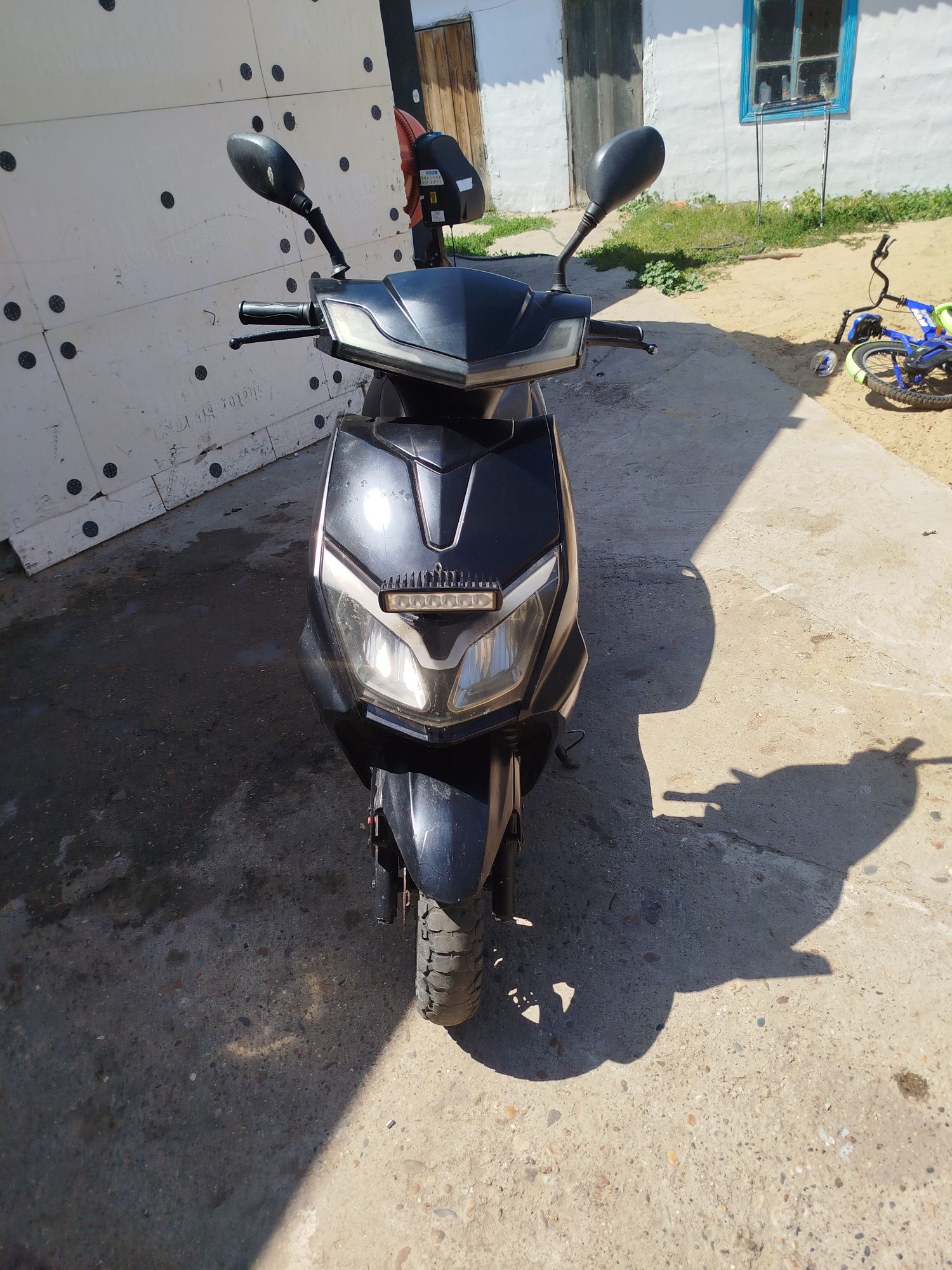 Продам скутер 150ку