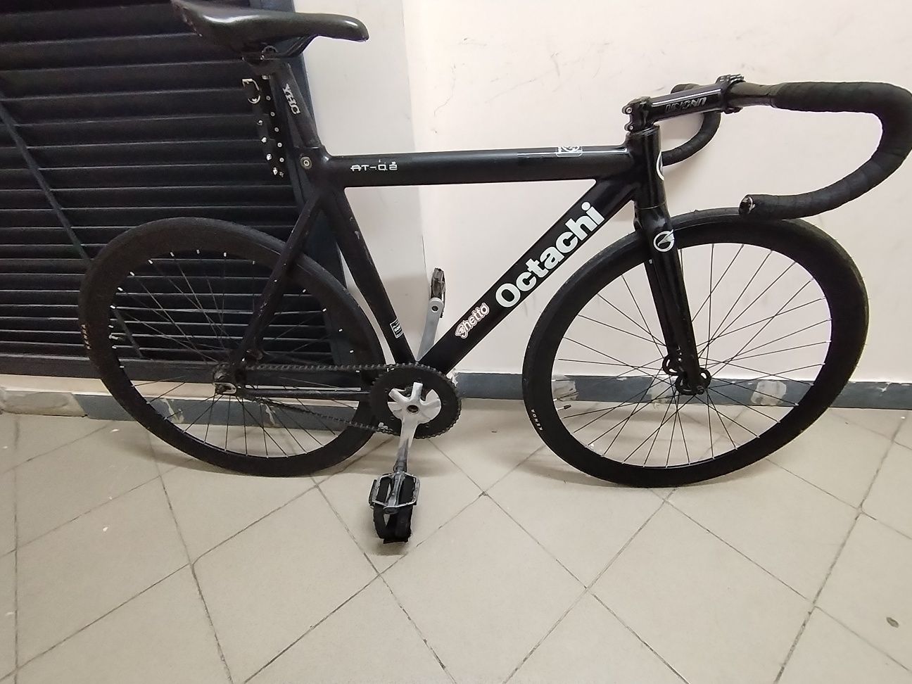 Fixed gear oktahi