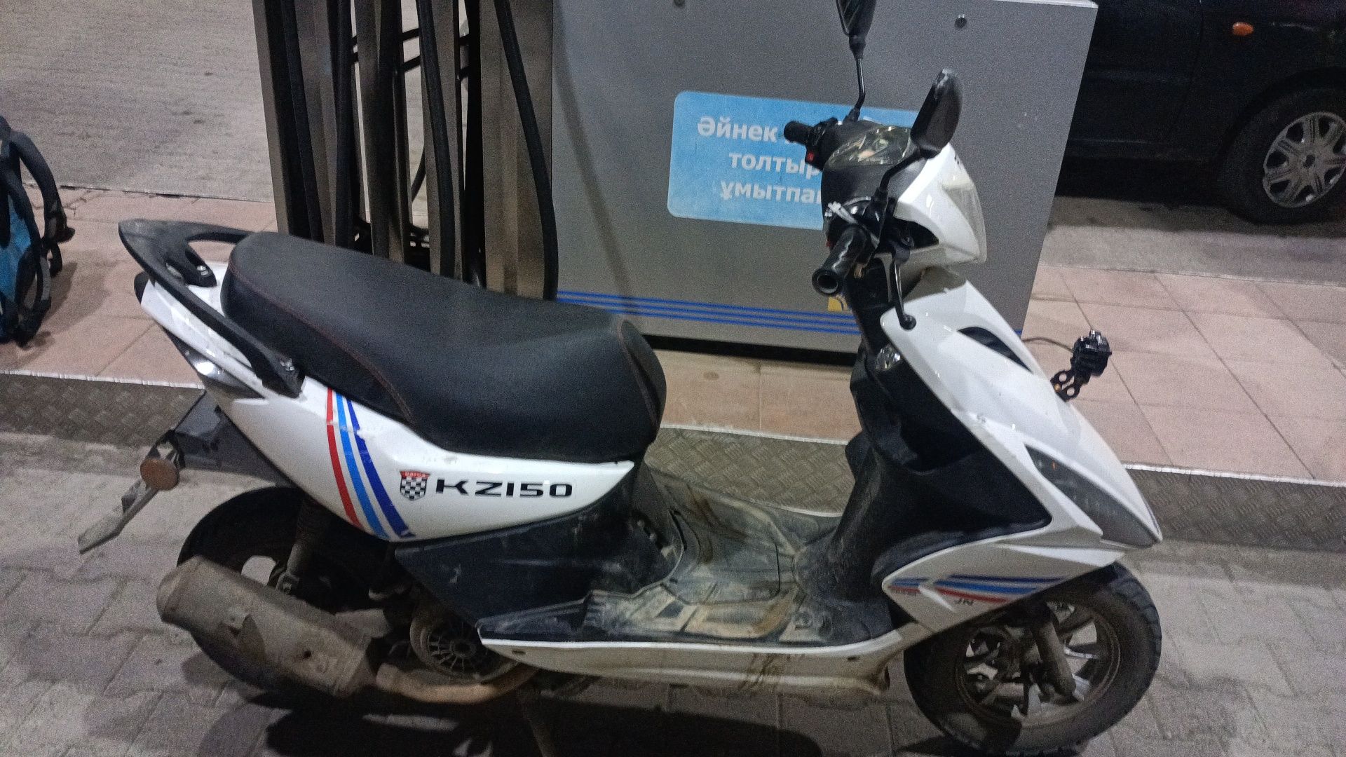 Скутер Vento Corsa белый 125куб обмена нету