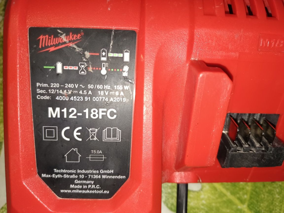 Оригинал Milwaukee Быстрое зарядное устройство m12-18 FC