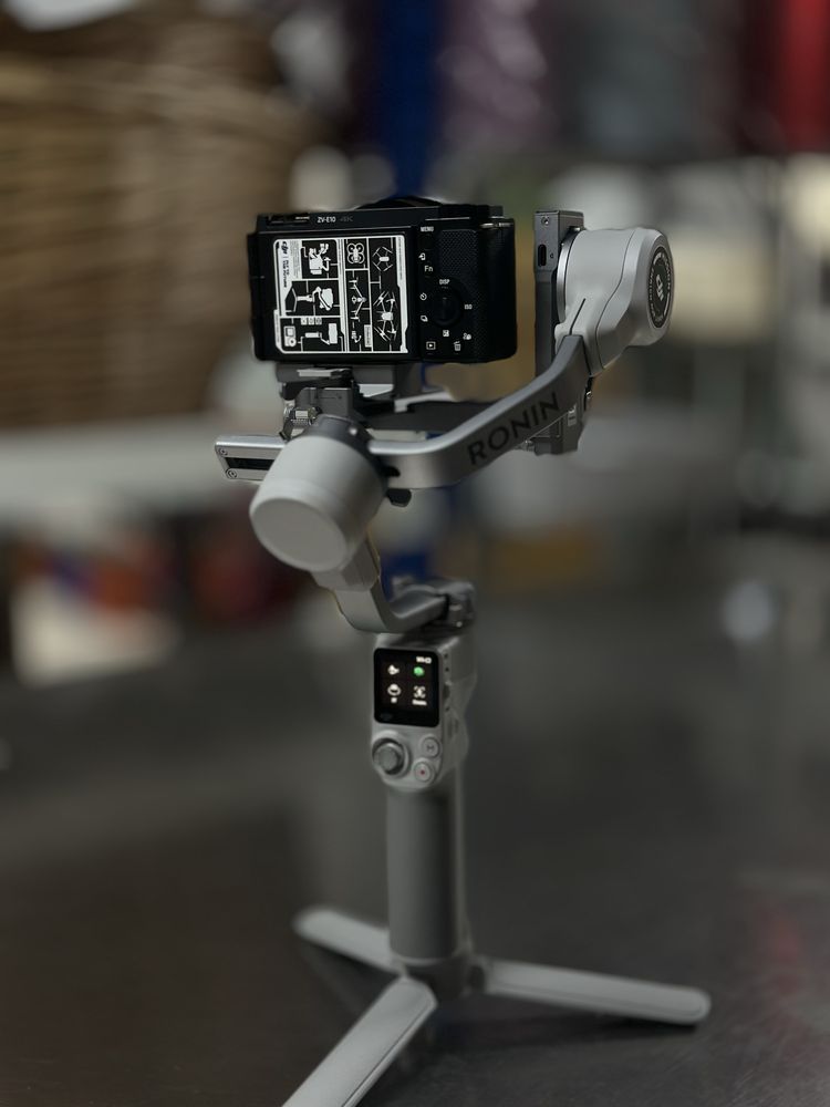 Продаю стабилизатор DJI rs4 mini