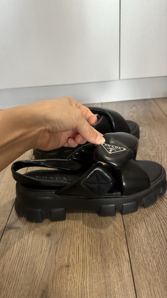 Удобные сандали под Prada