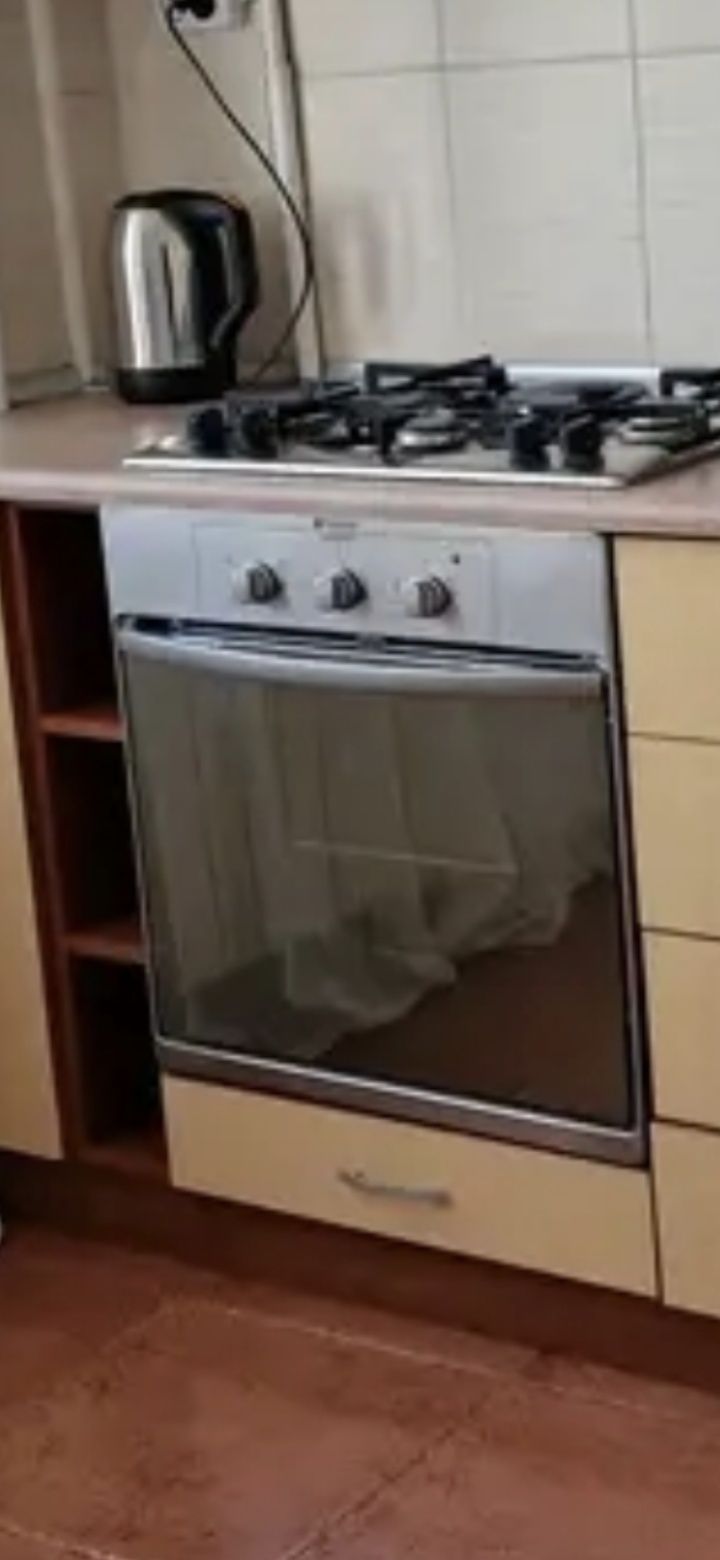 Продам духовой шкаф