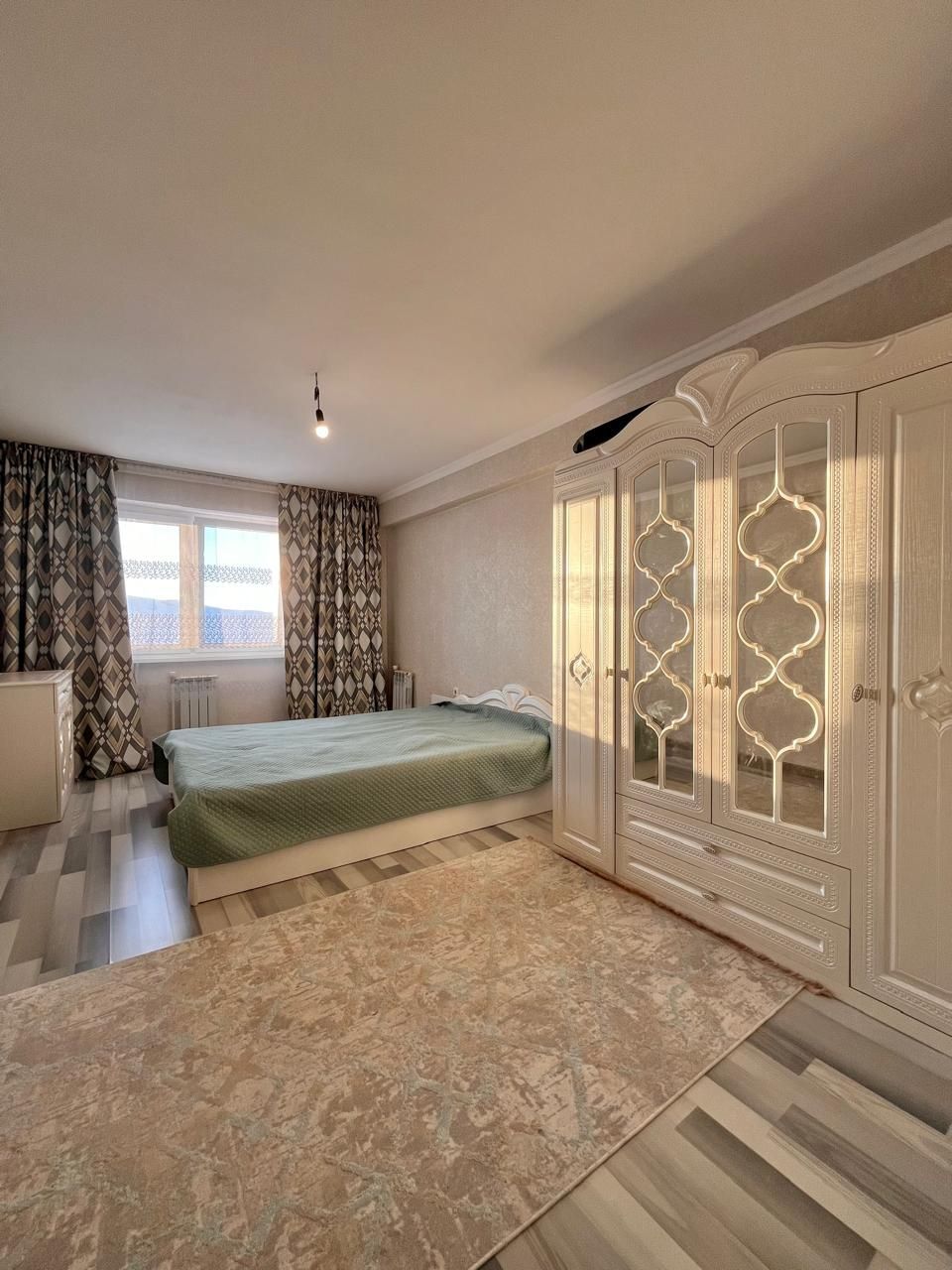 Продам 3-комнатную квартиру с ремонтом и мебелью. Аль-Фараби 40. КШТ.