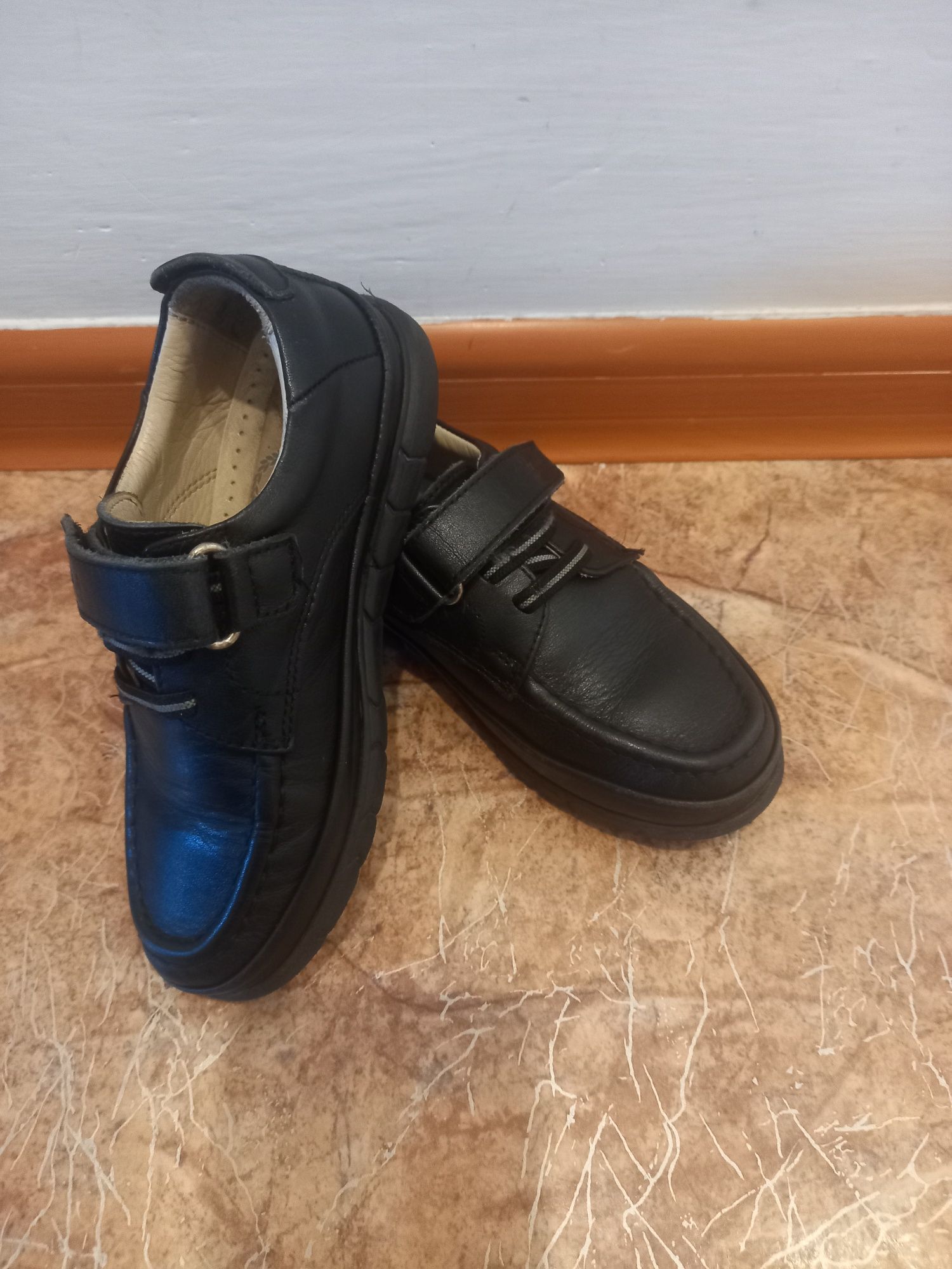 Продам детские  туфли