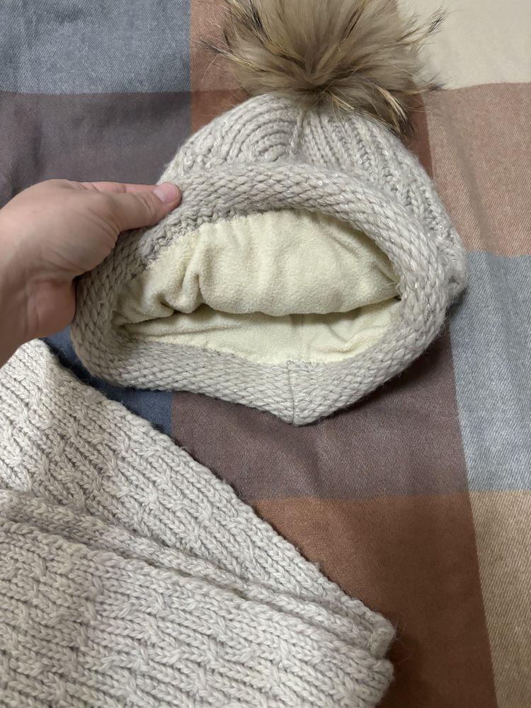 Продам шапки две пары
