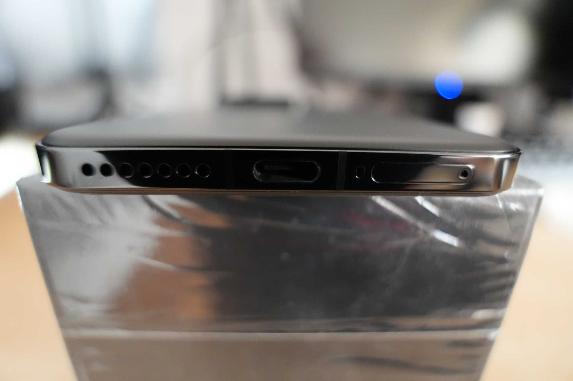 Продам Xiaomi 14 Pro 12 256