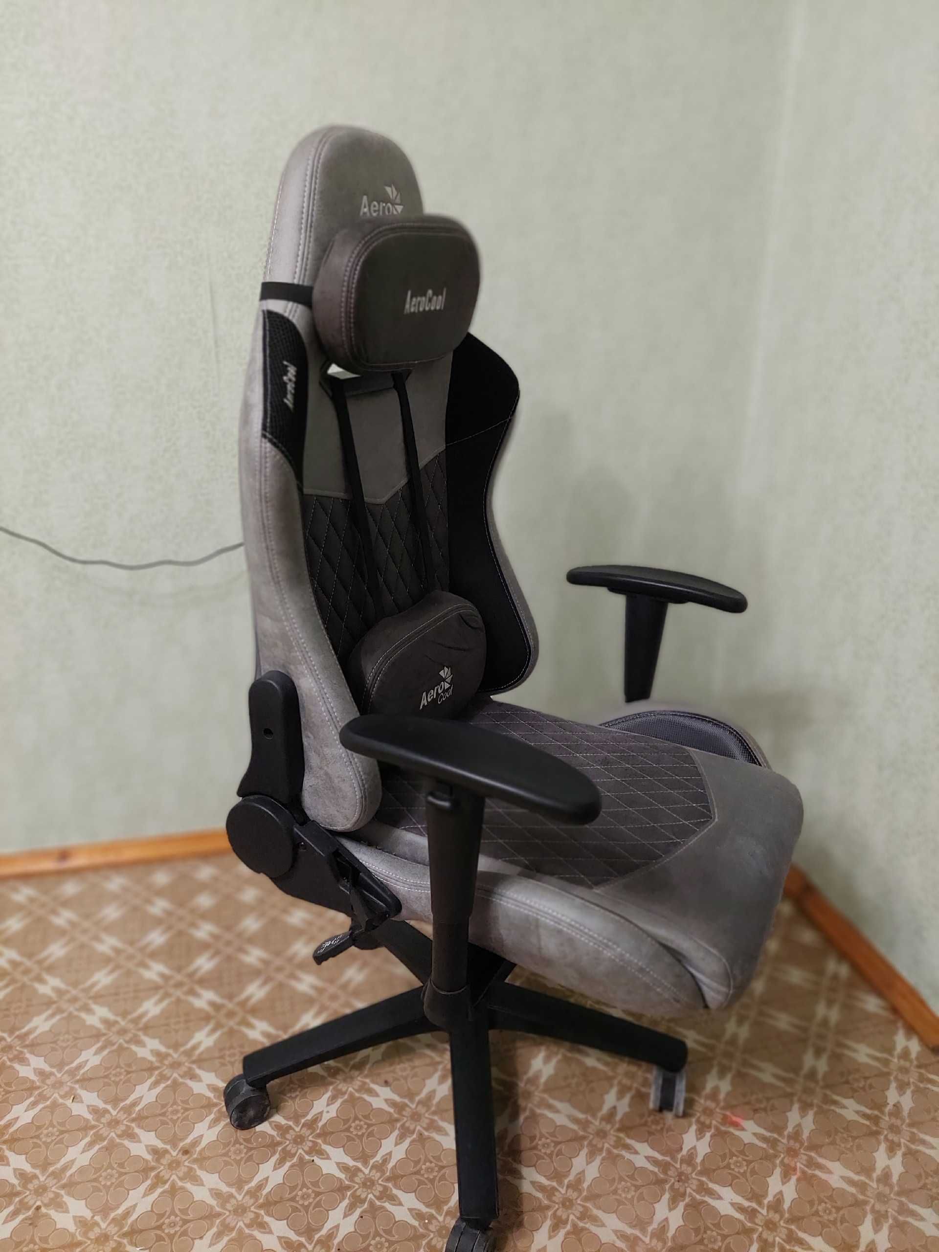 Компьютерное кресло AeroCool