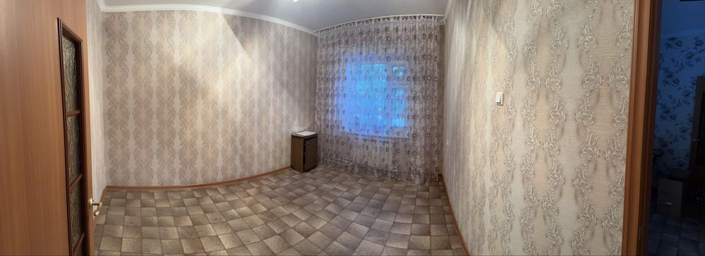 Продам 4-х комнатную квартиру в центре города