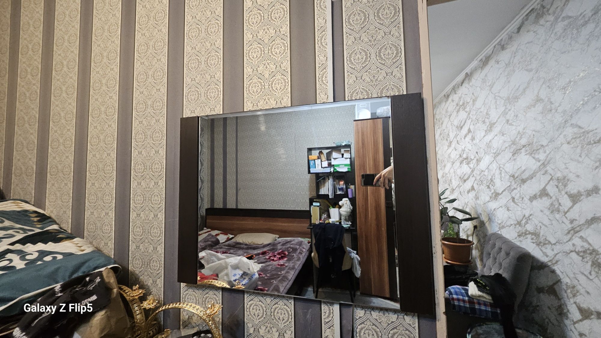 Продам спальний гарнитур
