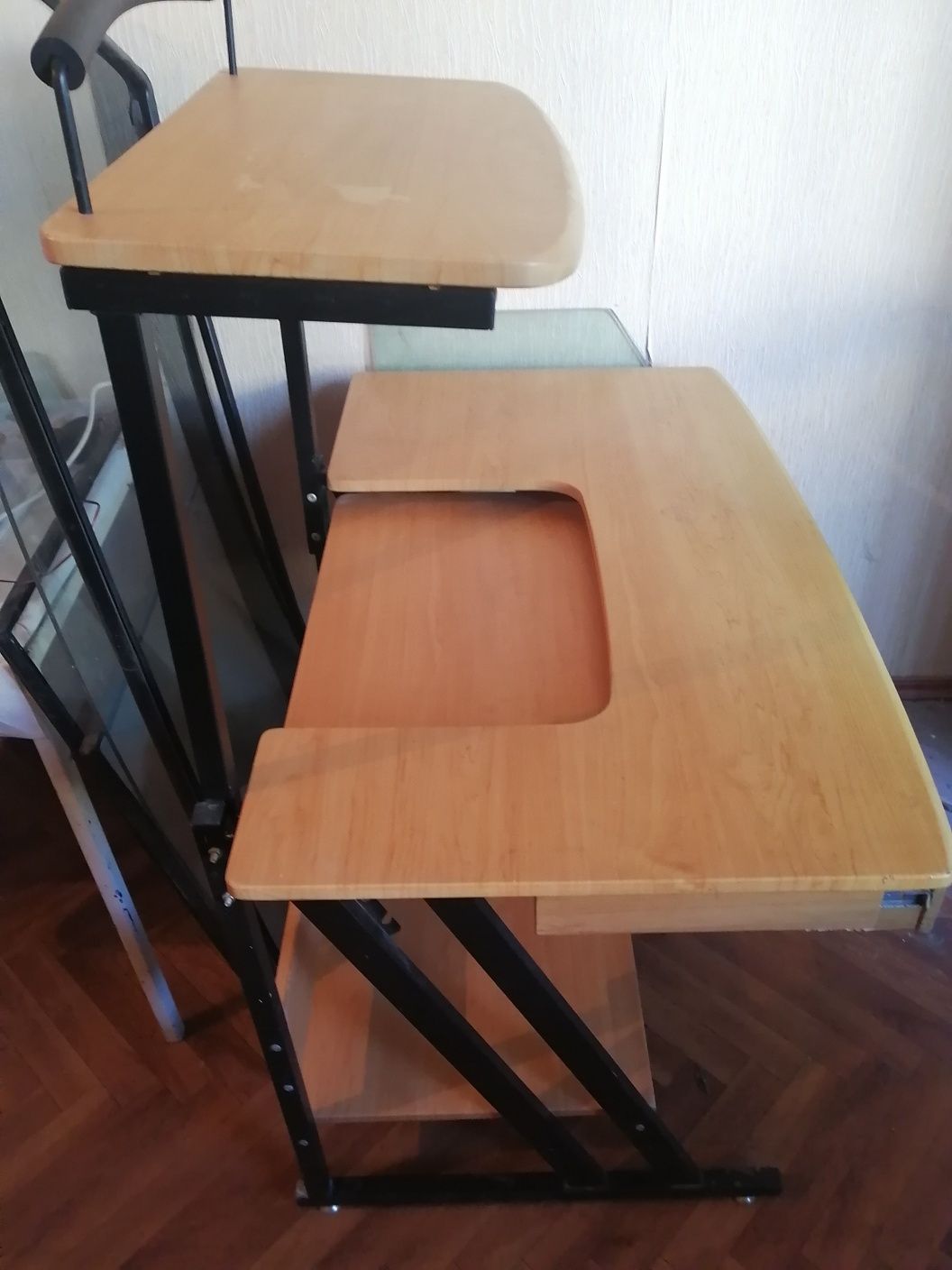 Стол компьютерный