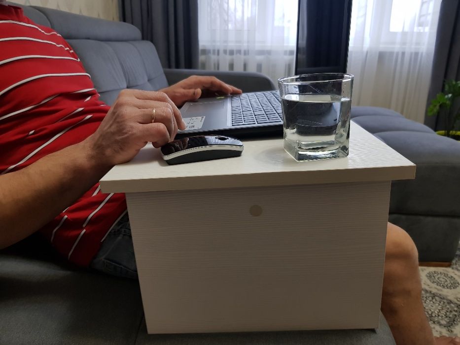 Продам столик для ноутбука