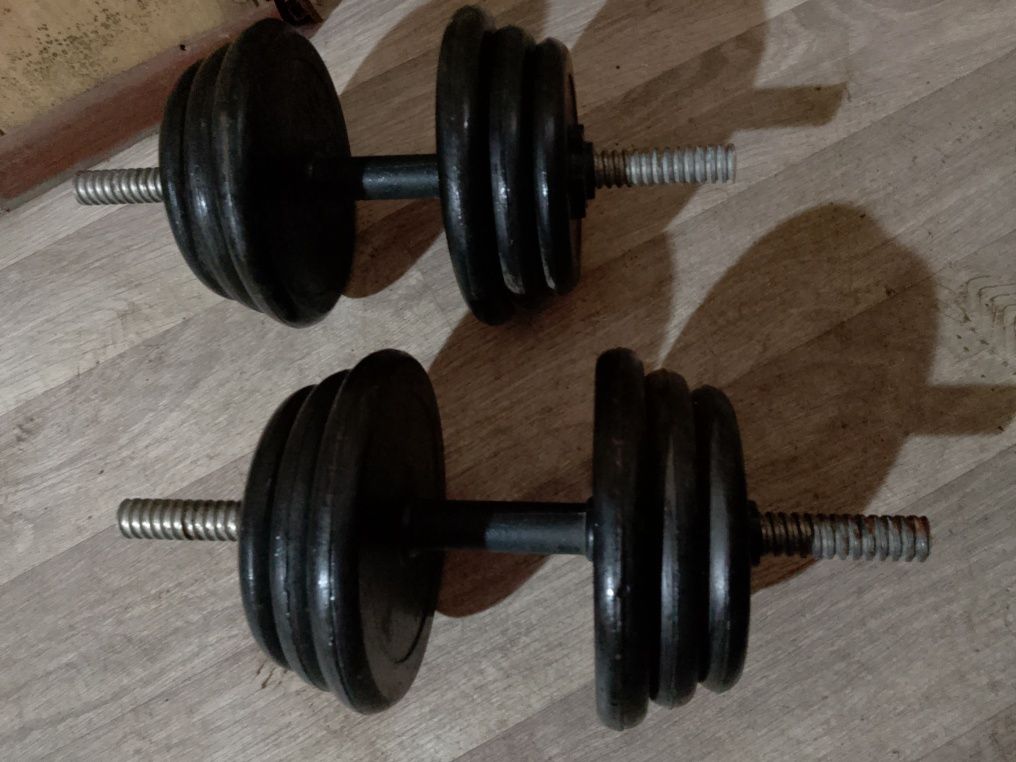 Продам заводские гантели
