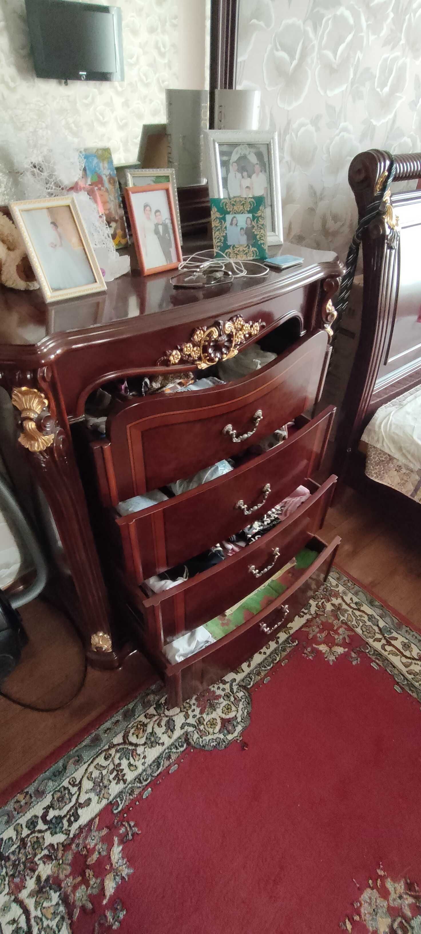 Спальный гарнитур Carpenter. Срочно.