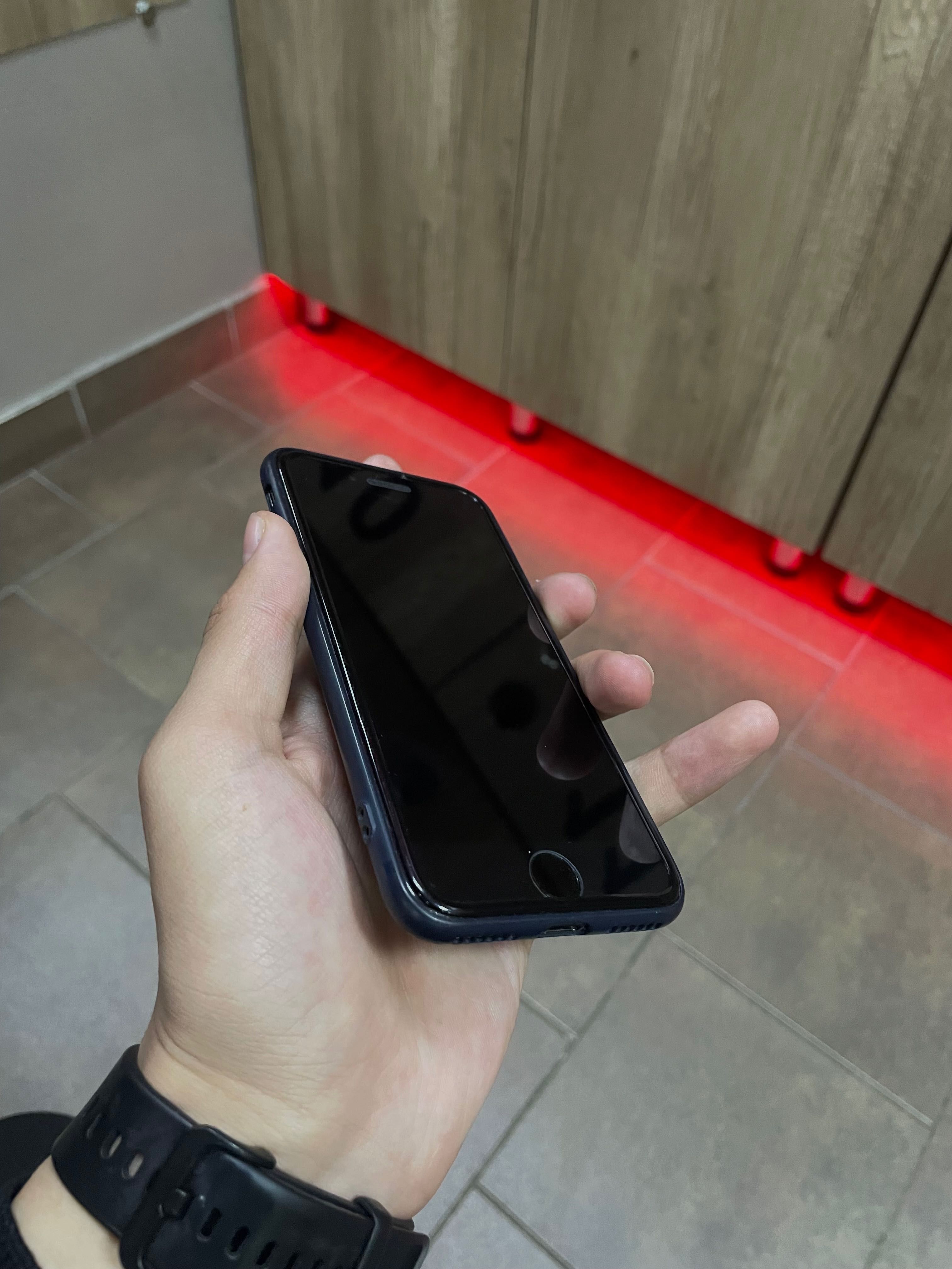 iPhone SE 2020 (Айфон СЕ 2020) В Отличном Состоянии